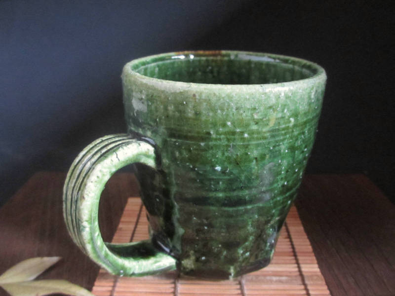 日々の暮らしを楽しむ織部。 マグカップ■棚橋淳作 絵織部