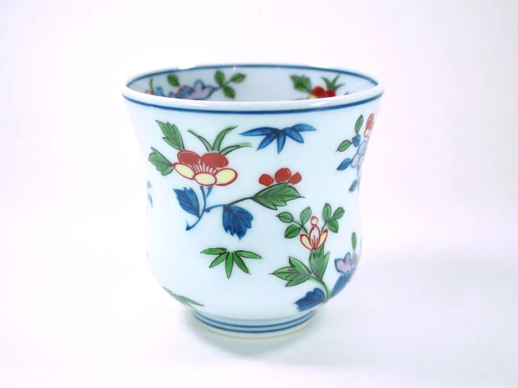 【有田焼】【源右衛門窯】 染錦小花散し湯呑
