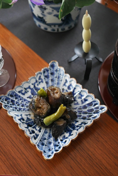 有田焼　福泉窯 染付割地紋　菊割長角六寸皿