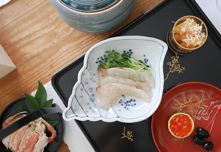 文吉窯 古染向付　貝型海老文