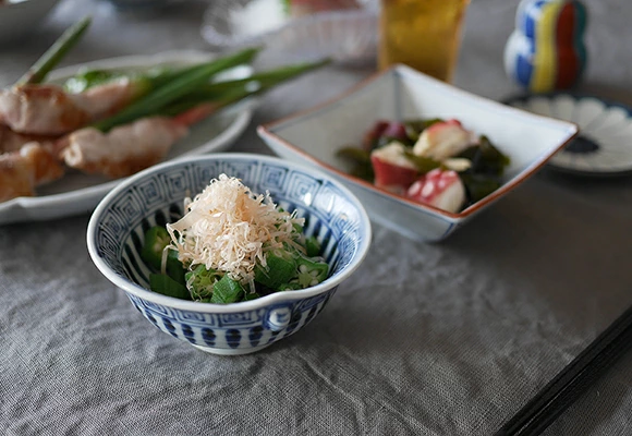 染付地紋十草 なぶり小付