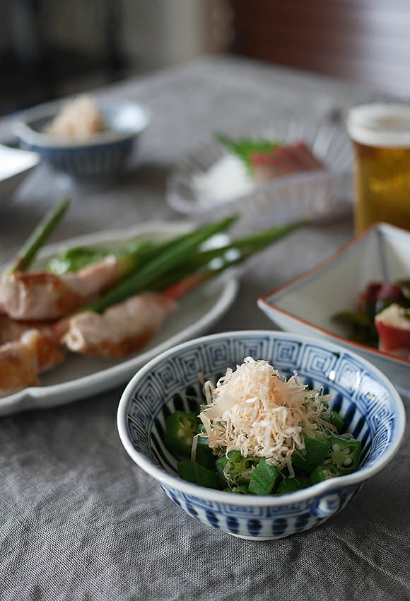 染付地紋十草 なぶり小付