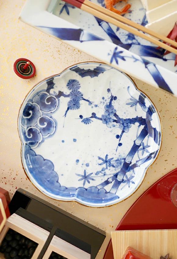 有田染付けシリーズ 松竹梅 花型8寸皿