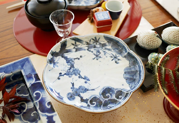 有田染付けシリーズ 松竹梅 花型8寸皿