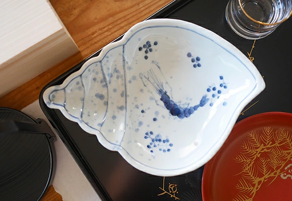 文吉窯　古染向付　貝型海老文