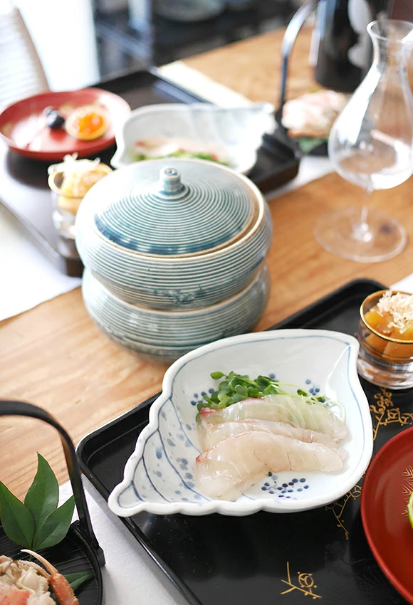 文吉窯　古染向付　貝型海老文