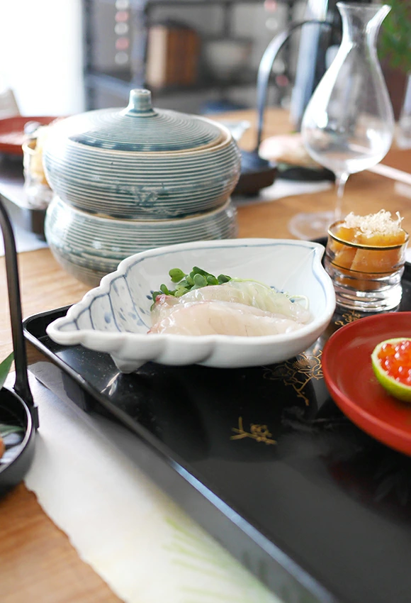 文吉窯　古染向付　貝型海老文