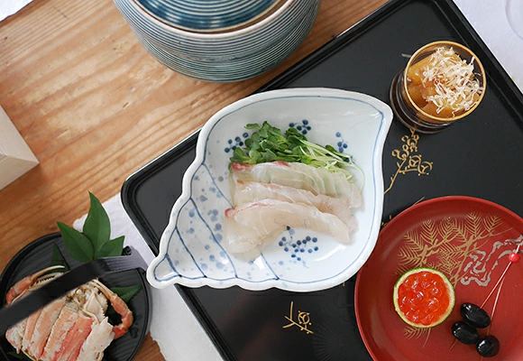 文吉窯　古染向付　貝型海老文