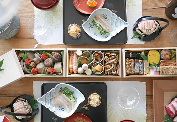 文吉窯　古染向付　貝型海老文