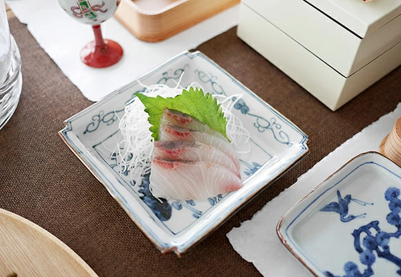 文吉窯　4.5寸隅切四方皿　梅に鳥
