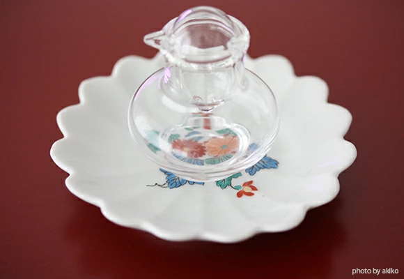 辻与製陶所 与山窯
見込赤絵 七宝菊型手塩皿