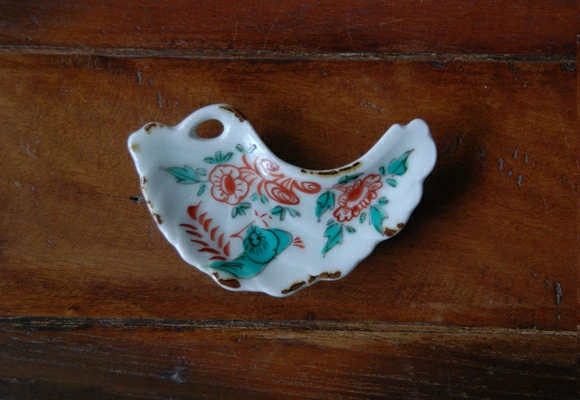 辻与製陶所　与山窯
錦花鳥絵　銀杏型手塩皿