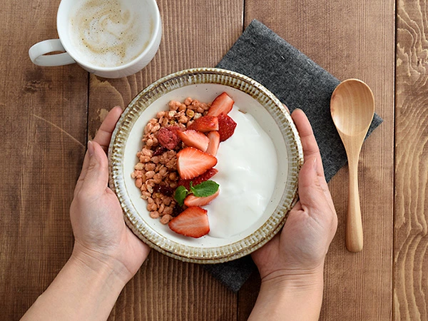 サラダボウル (渕錆粉引)
おしゃれ ボウル 中鉢