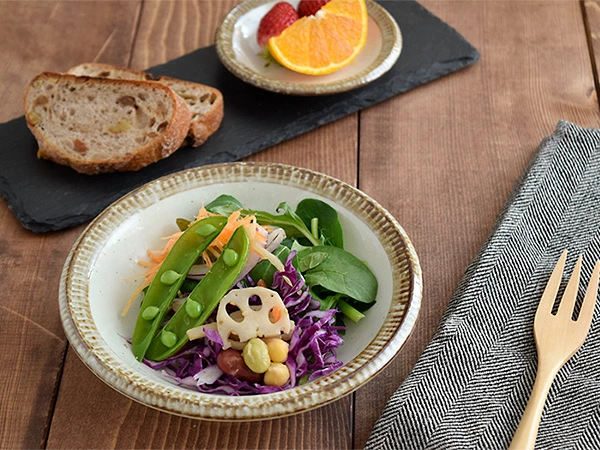 サラダボウル (渕錆粉引)
おしゃれ ボウル 中鉢