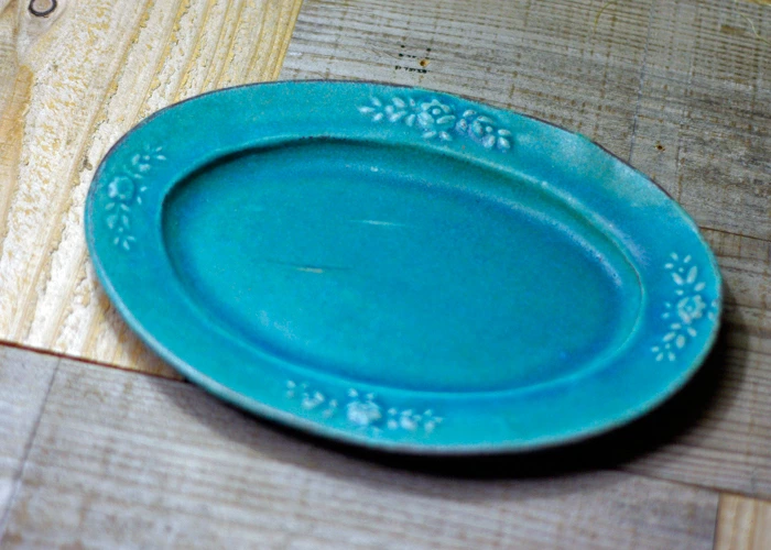 益子焼 シャビーターコイズ オーバル 花模様 おしゃれ ターコイズブルー 楕円皿