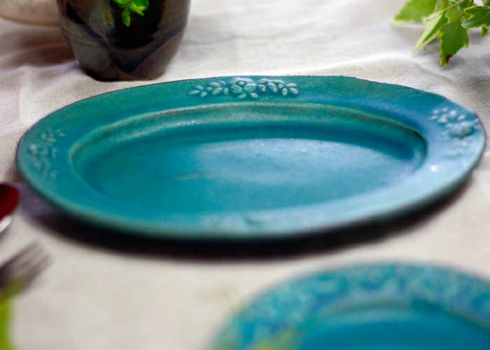 益子焼 シャビーターコイズ オーバル 花模様 おしゃれ ターコイズブルー 楕円皿