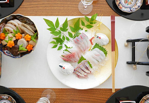 フェガーリ　プレート 27cm　ホワイトｘゴールド