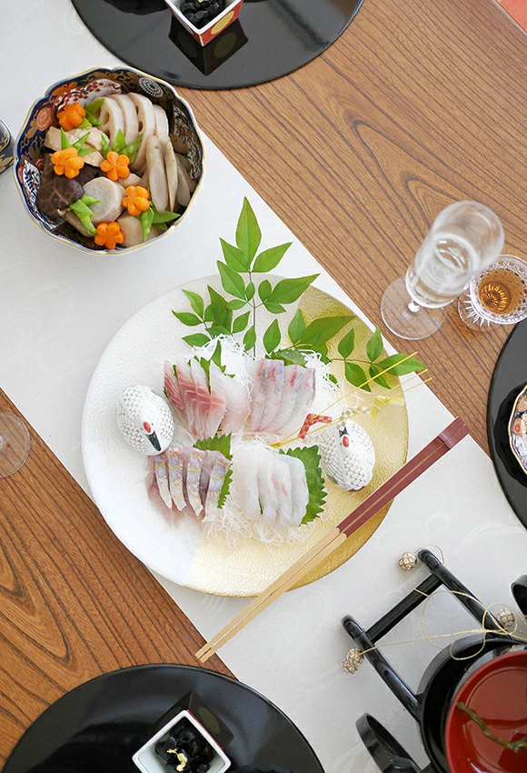 フェガーリ　プレート 27cm　ホワイトｘゴールド