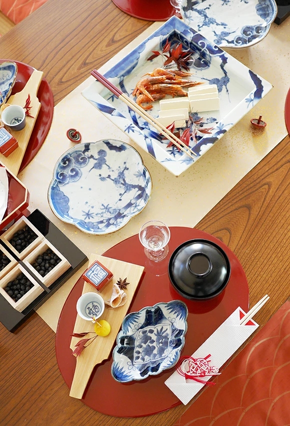 福泉窯 有田焼
有田染付けシリーズ 古染 菱型菊割向付