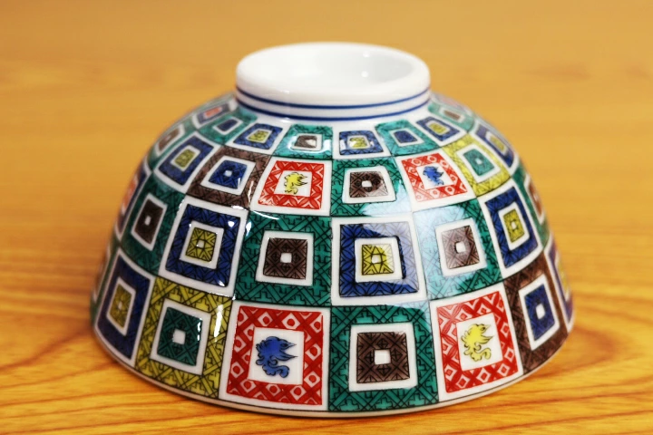 九谷焼 色絵飯碗 石畳文/青郊窯