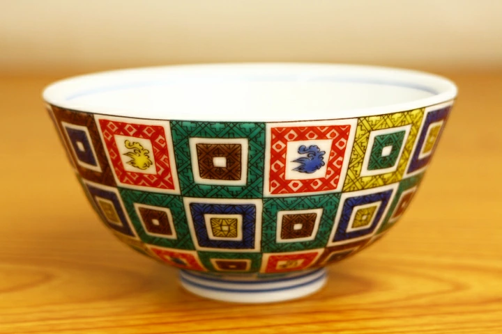 九谷焼 色絵飯碗 石畳文/青郊窯