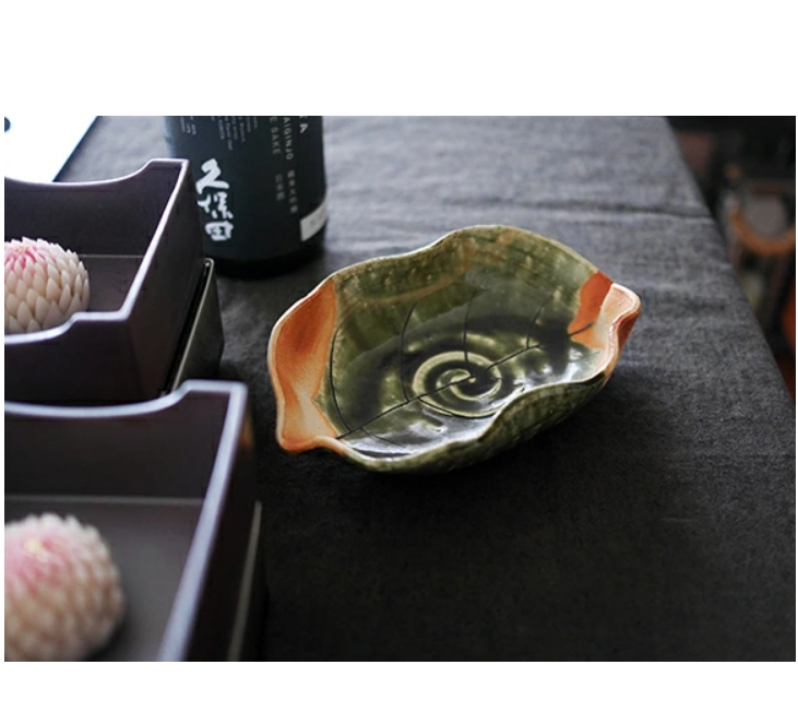 焼締織部　葉型皿