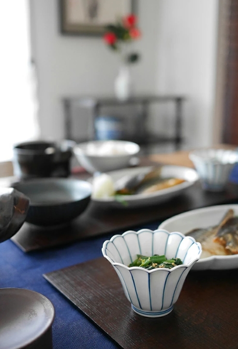 有田焼 筋入　菊型仲付　小 ＜ひな祭り＞