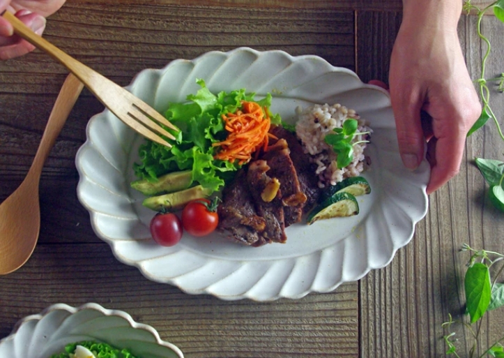 益子焼 メレンゲ皿 楕円（大）kinari オーバル皿 アイボリー シンプル 花型 大皿 わかさま陶芸