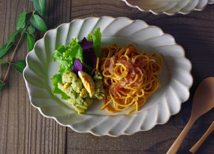 益子焼 メレンゲ皿 楕円（大）kinari オーバル皿 アイボリー シンプル 花型 大皿 わかさま陶芸