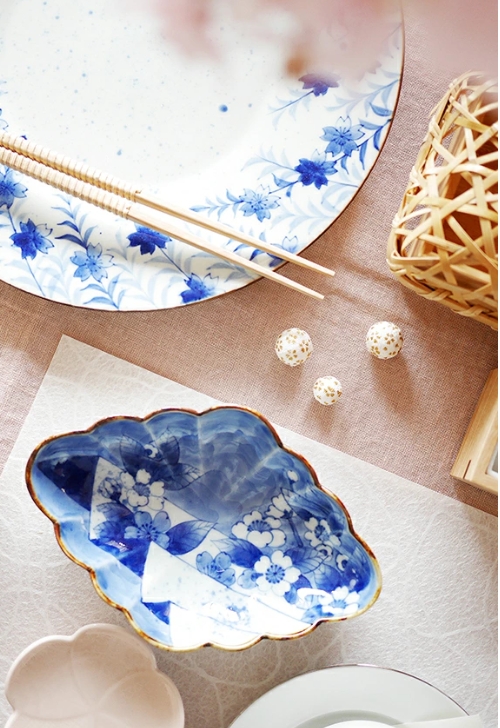 福泉窯
有田染付けシリーズ　桜流水（変り絵）菱形菊割向付