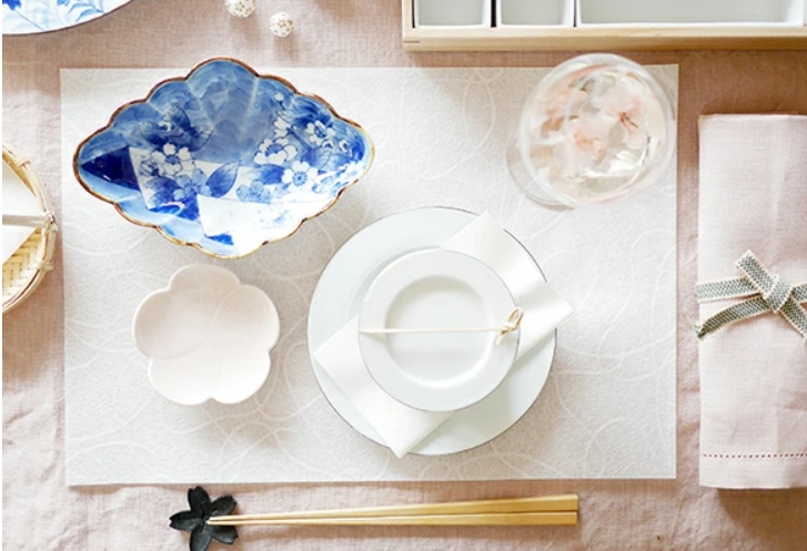 福泉窯
有田染付けシリーズ　桜流水（変り絵）菱形菊割向付