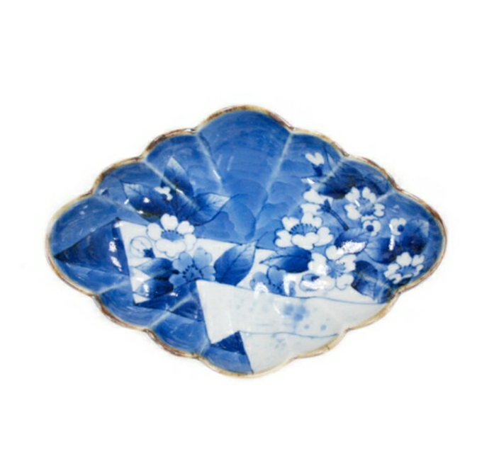 福泉窯
有田染付けシリーズ　桜流水（変り絵）菱形菊割向付