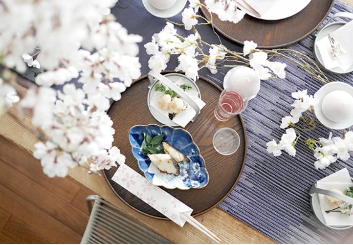 福泉窯
有田染付けシリーズ　桜流水（変り絵）菱形菊割向付