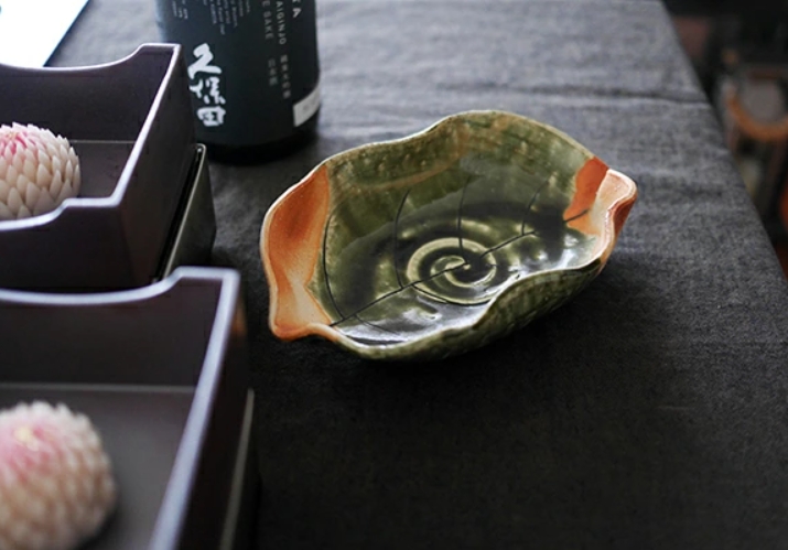 焼締織部　葉型皿