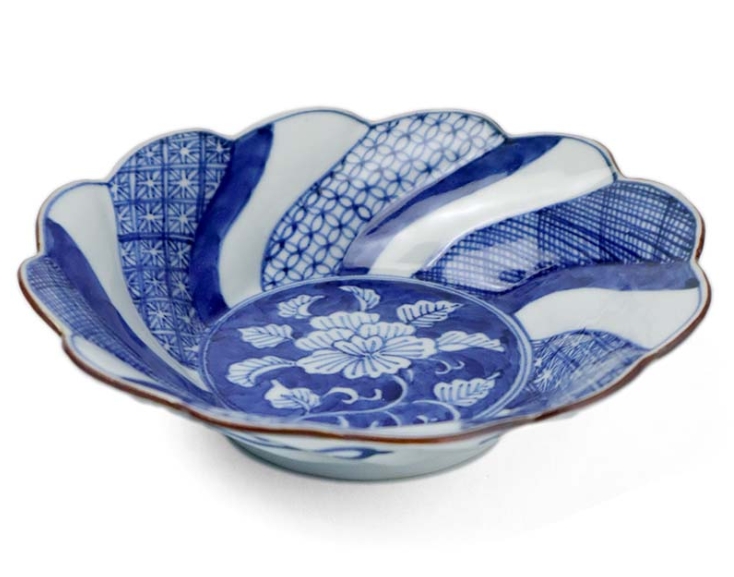 染付:祥瑞風捻輪花鉢・樋山真弓《小鉢・16.0cm》