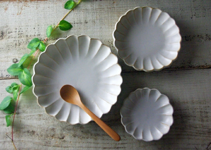 kinari 輪花皿 （中） 益子焼 中皿