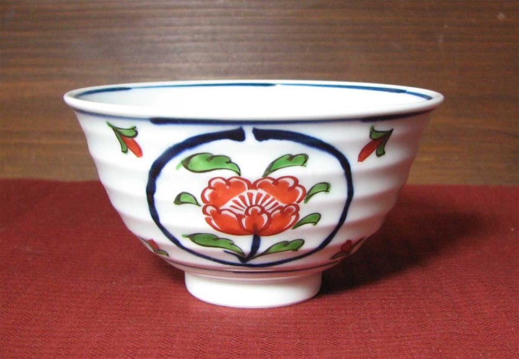 【有田焼】【源右衛門窯】 染錦牡丹丸紋飯碗（小）赤