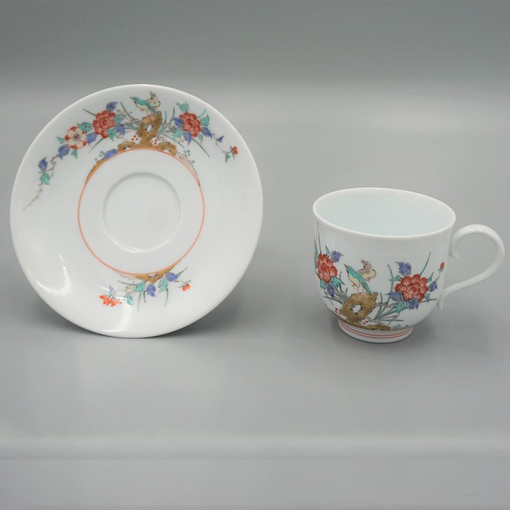 【ふるさと納税】柿右衛門窯作 珈琲碗（丸形）絵変わり（牡丹鳥文・菊鳥文）2客組