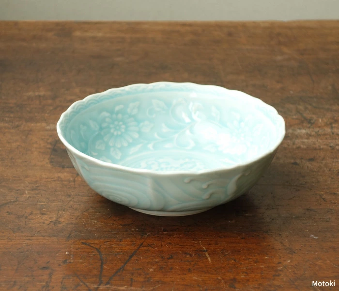 有田焼　青磁唐草彫多用鉢
