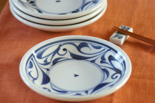 【砥部焼 千山窯】からくさの玉ぶち皿(5,5寸)
