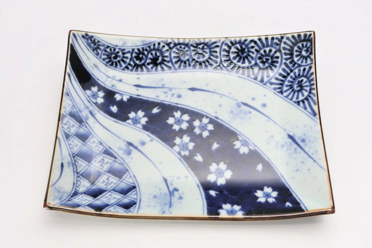 有田焼　福泉窯　染付絵変り捻り紋　新長角皿