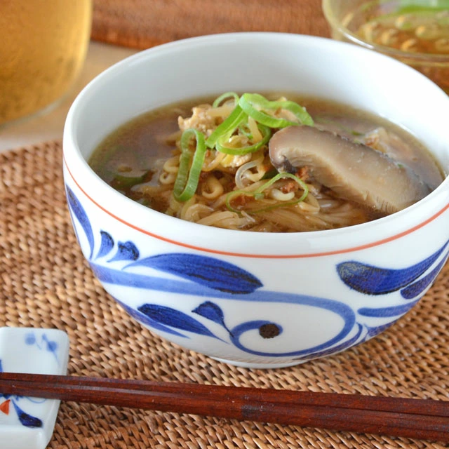 砥部焼 千山窯】赤線唐草の丸碗