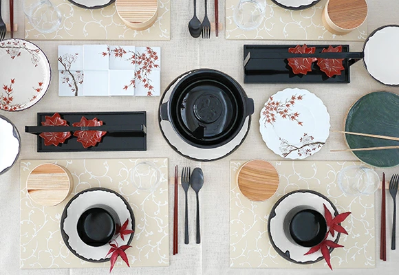 福泉窯 錦春秋 輪花 6.5寸 リム皿 <紅葉 / 有田焼 / 和食器 / 桜>