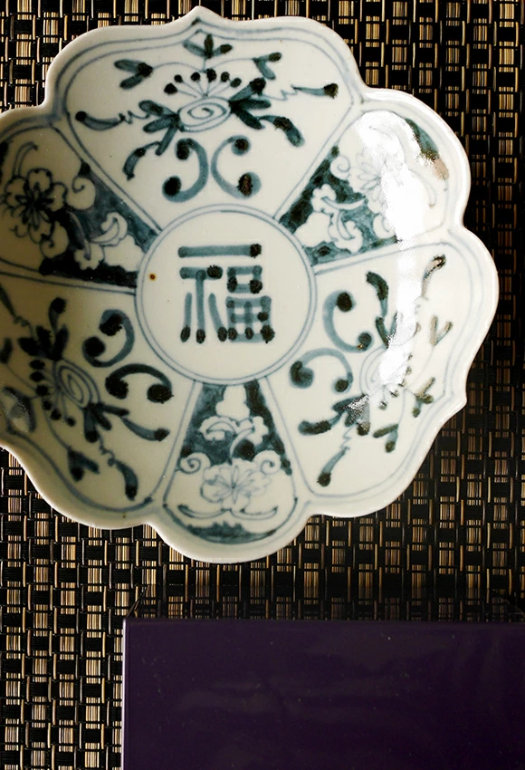 有田焼 古染付草花紋 輪花皿