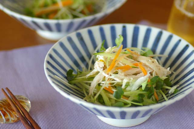 【砥部焼 陽貴窯】麦わら手の浅鉢