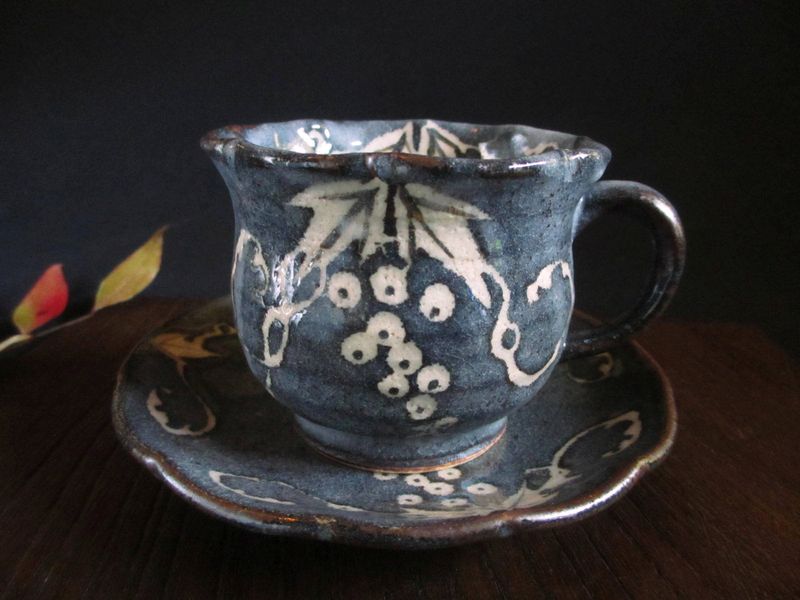 コーヒーカップ ■ 玉山窯・玉置保夫監修/鼠志野葡萄文 珈琲セット