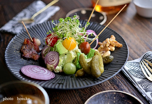 7.5寸　パスタ皿　しのぎ　黒釉