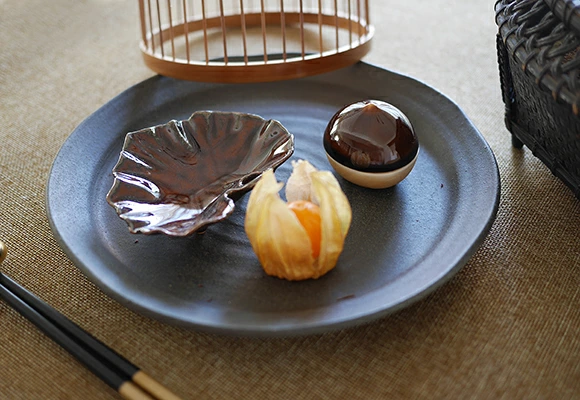 飴釉　ツワ型小付