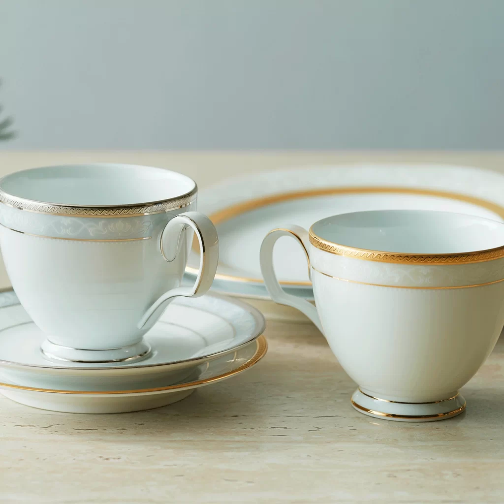 ノリタケ ハンプシャーゴールド＆プラチナ カップ＆ソーサーペア（金・銀）