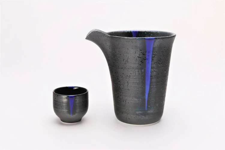 有田焼　梶貞製陶所　黒ルリ吹　二合片口酒器セット